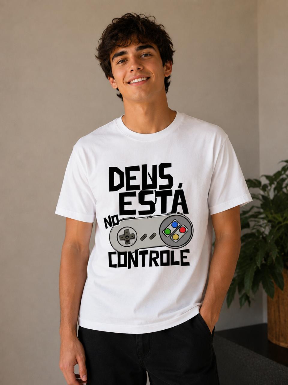 Camiseta Deus Está no Controle